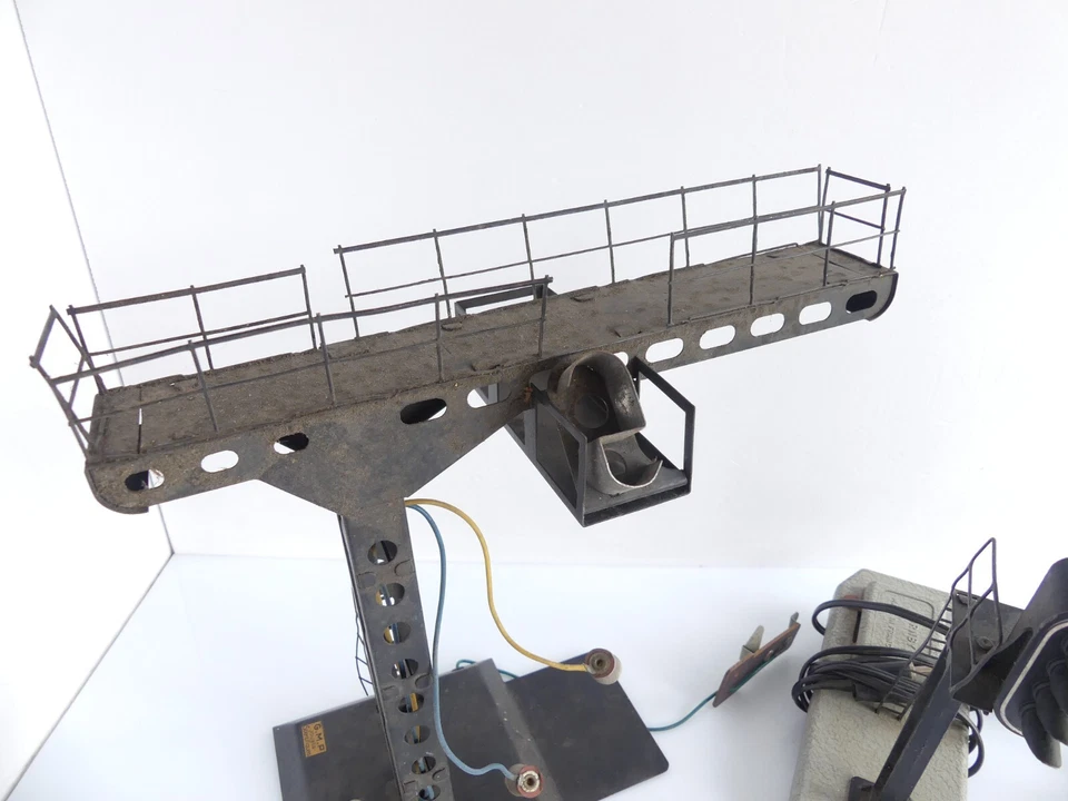 HORNBY GMP ECHELLE O LOT DE 2 POTENCES ET 1 SIGNAL VENDUS EN L'ETAT - Photo 3/4