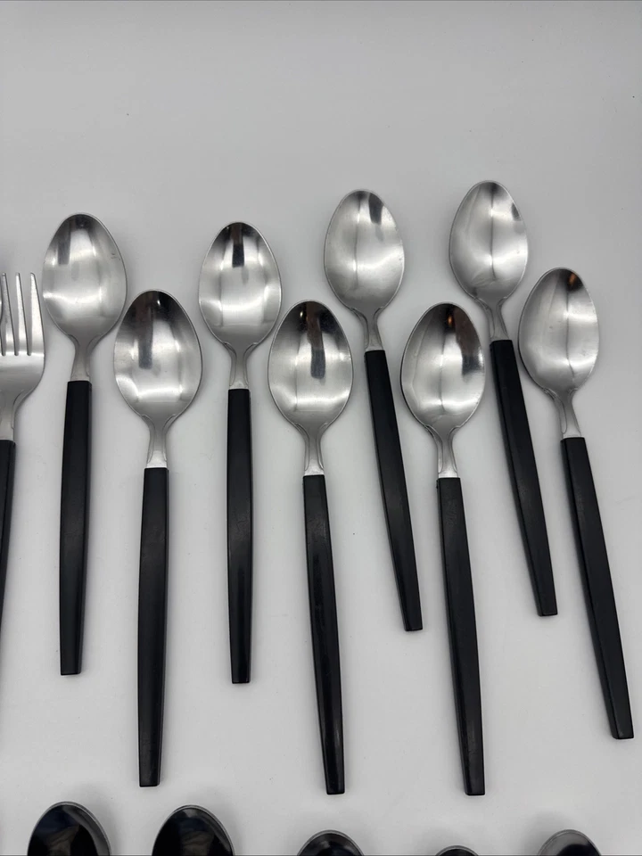 Juego De 40 Mangos De Colección MCM Acero Inoxidable Plástico Negro Plateado Ligero Foto 4 de 4