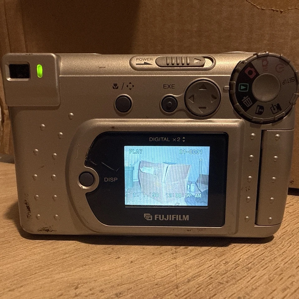 Vintage Fujifilm MX-500 1.5MP Digital Camera Boxed Y2K Retro Digicam - TESTED, photo 3 of 5