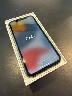 Apple iPhone 11 - 64GB - Schwarz (ohne Simlock) in OVP - TOP