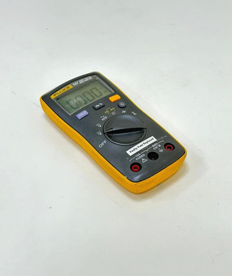 FLUKE 107 600V CAT III MULTIMETER