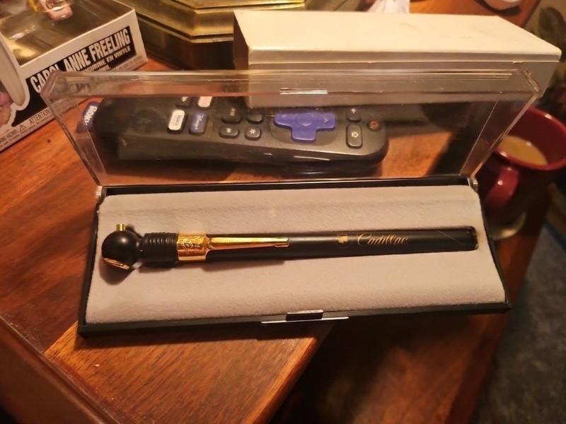 Cadillac 1002 solid brass air pressure guage black and gold with pocket clip