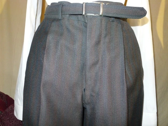 50er Jahre  Anzug  kleine Größe Neuwertiger Zustand. - Bild 3 von 4