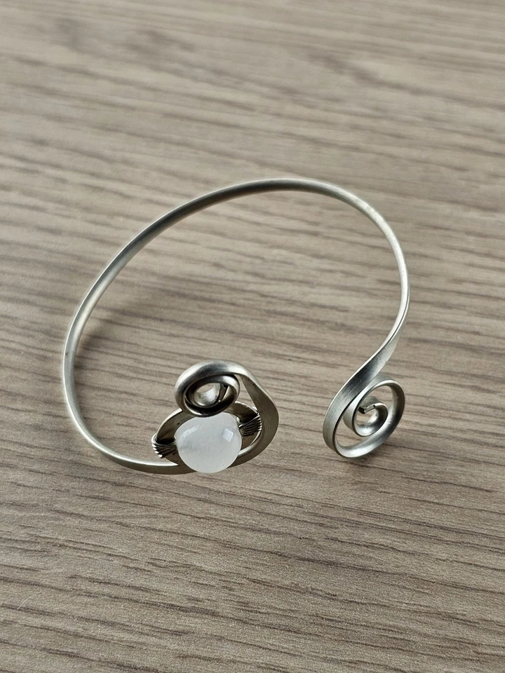 Manchette élégante pierre de lune, bijou femme, bracelet large pierre naturelle - Photo 1/1