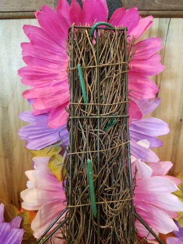 Porte couronne croisée fait maison fait main décoration murale printemps gerber marguerites fleurs - Photo 8 sur 11