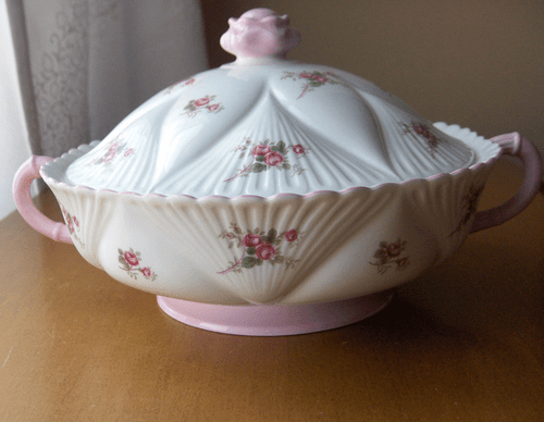 Shelley China Bridal Rose covered casserole dish~RARE~Pristine~made in England - Picture 3 of 8