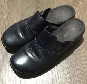 clarks navy mules