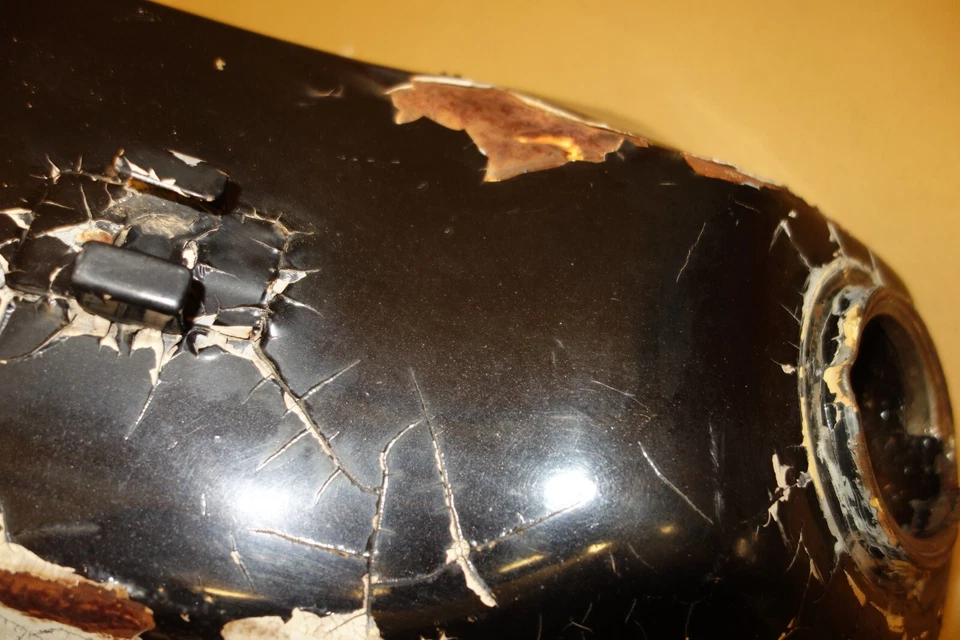 YAMAHA DT125 DT200 DT 3ET 2YY 3BN fuel tank petrol reservoir gas DAMAGED - Image 4 of 4