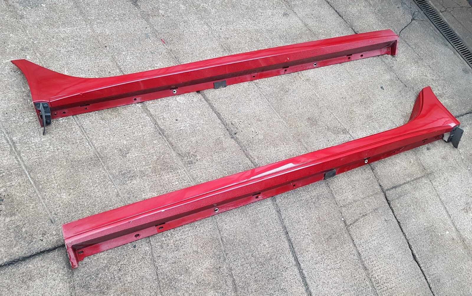 JAGUAR XF X260 15-20 R-SPORT SIDE SKIRT PAIR IN ITALIAN RACING RED