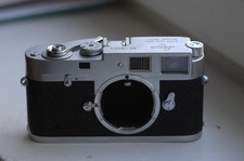 Leica M2 camera body chrome 35mm rangefinder analog mechanical Leitz Germany