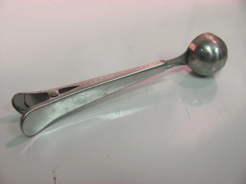 Ground Coffee Measuring Scoop Spoon With Bag Seal Clip - Image 3 of 4