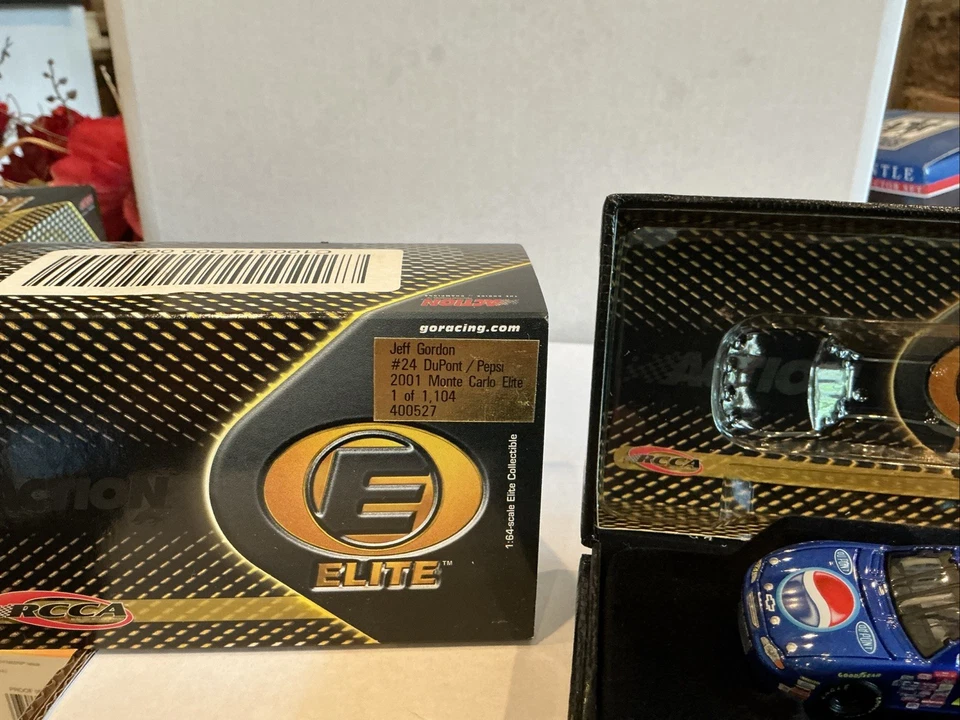 2001 Jeff Gordon #24 Dupont / Pepsi 1:64 Scale Sction Elite Nascar Die-Cast 1104 - Image 2 of 2
