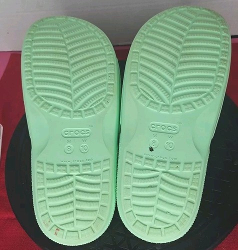 Crocs Slides Women’s 10 Lime Green Sandals Beachwear Shoes Pool House - Picture 12 of 14