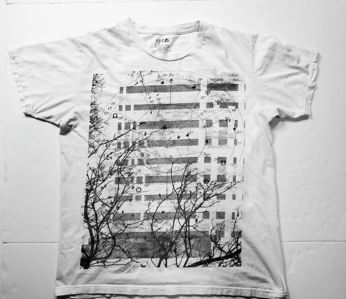 APT 9 T Shirt Men s Size L Gray White 100 Cotton Birds Trees Compass RN 127725
