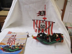 LEGO 6250 PIRATES CROSS BONE CLIPPER COMPLETE WITH MANUAL