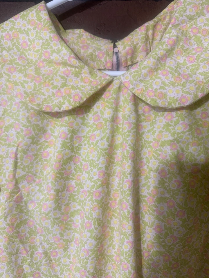 Conjunto De Dos Vestidos Niñas Pequeñas Hechos A Mano Años 70 Floral Cuello Peter Pan De Colección Foto 3 de 4