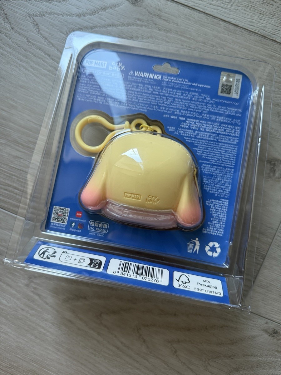 キーホルダー・アクリルキーホルダー CRYBABY Earphone Case Gold CRYBABY Earphone Case Gold キーホルダー・アクリルキーホルダー