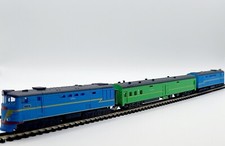 Z Gauge Scale Diesel Locomotive Model Railway Train