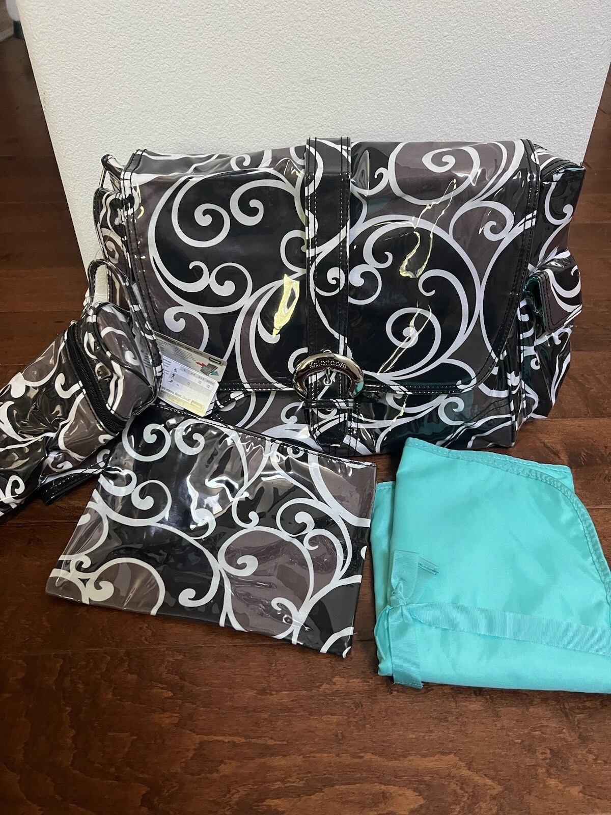 Kalencom white/black/brown diaper bag ,changing pad,bottle bag,zipper pouch NEW