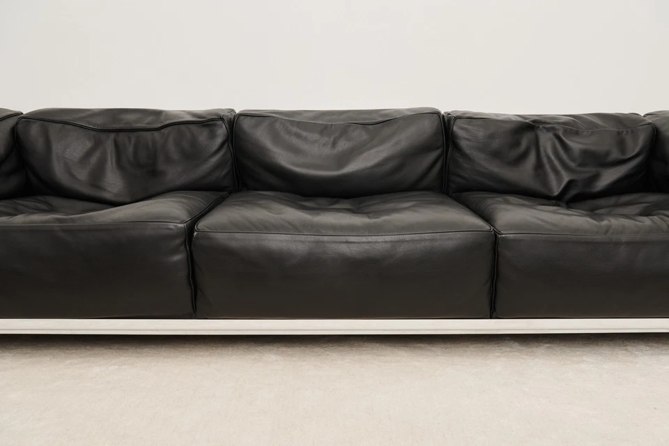 Cassina Le Corbusier LC3 3 plazas cuero negro Foto 4 de 4