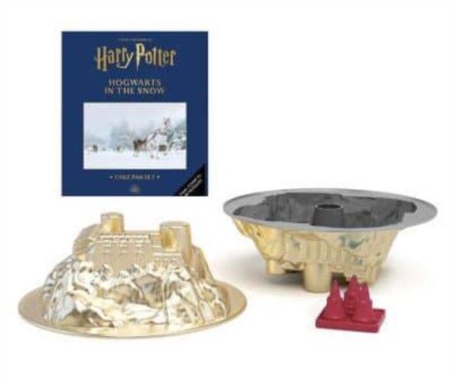 Harry Potter: Hogwarts in the Snow Cake Pan Set by Insight Editions