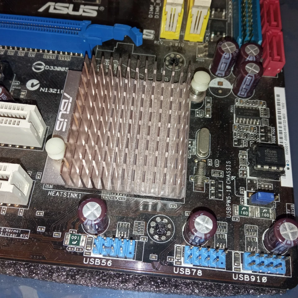 SCHEDA MADRE ASUS M2N68-AM PLUS + AMD Sempron 3200+ Perfettamente Funzionante - Immagine 2 di 4