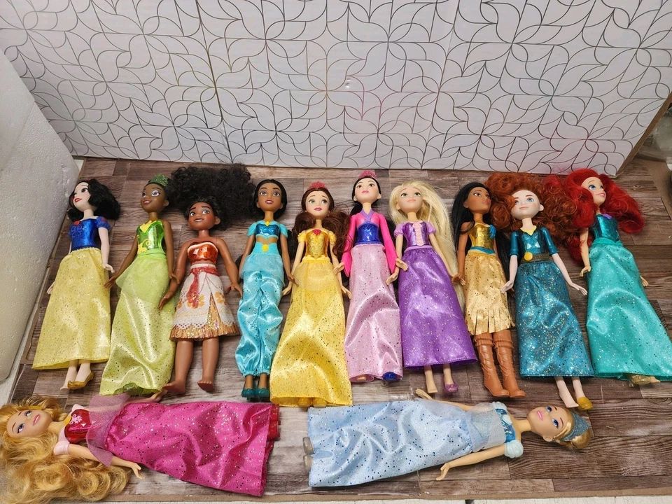 Disney Princess Royal Collection Set of 12 Shimmer Dolls Jasmine Rapunzel Ariel - Image 4 of 4