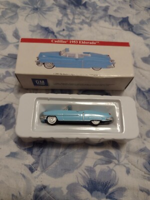 GM 2001 Diecast 1953 Cadillac Eldorado Toy Car Readers Digest 1/64 Scale