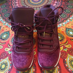 heiress night maroon