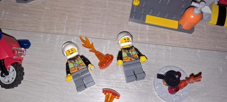 LEGO Juniors 10685 Fire Suitcase, photo 3 sur 3