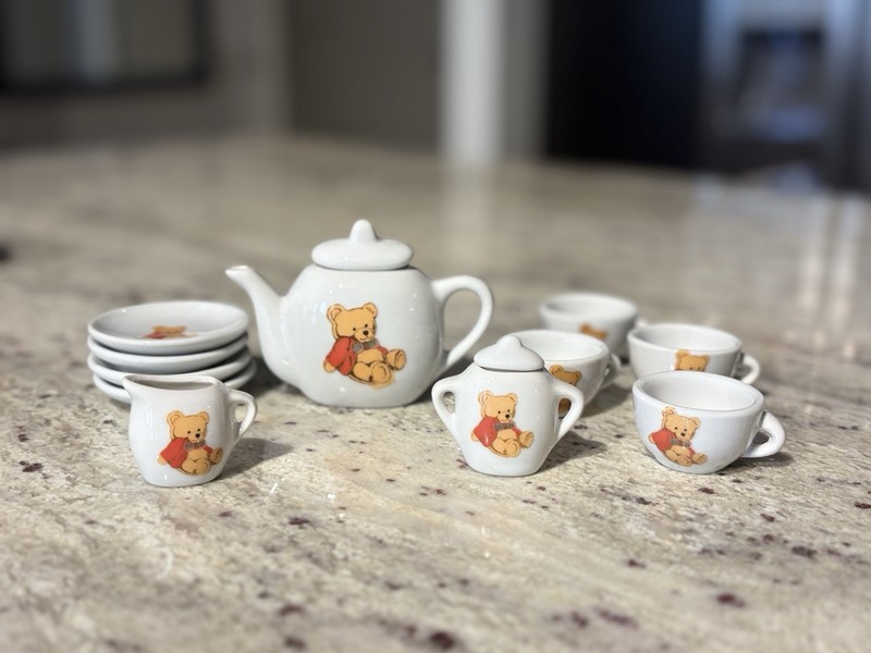 Battat Teddy Bear Miniature Complete Tea Set w/ Teapot, Cups, Saucers & Plates