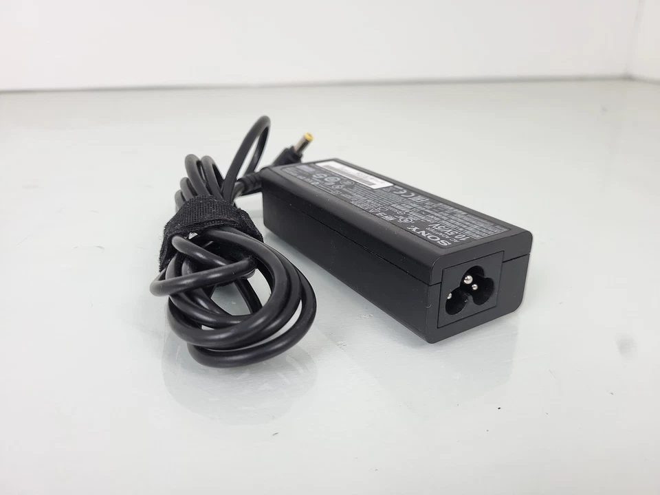 Адаптер питания для ноутбука SONY Vaio 10,5 В / 5 В 3,8 А 45 Вт VGP-AC10V10 - Изображение 2 из 3