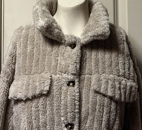 Coat ~ Women’s ~ Small ~ Jacket ~ Fluffy Fleece - Picture 18 of 24
