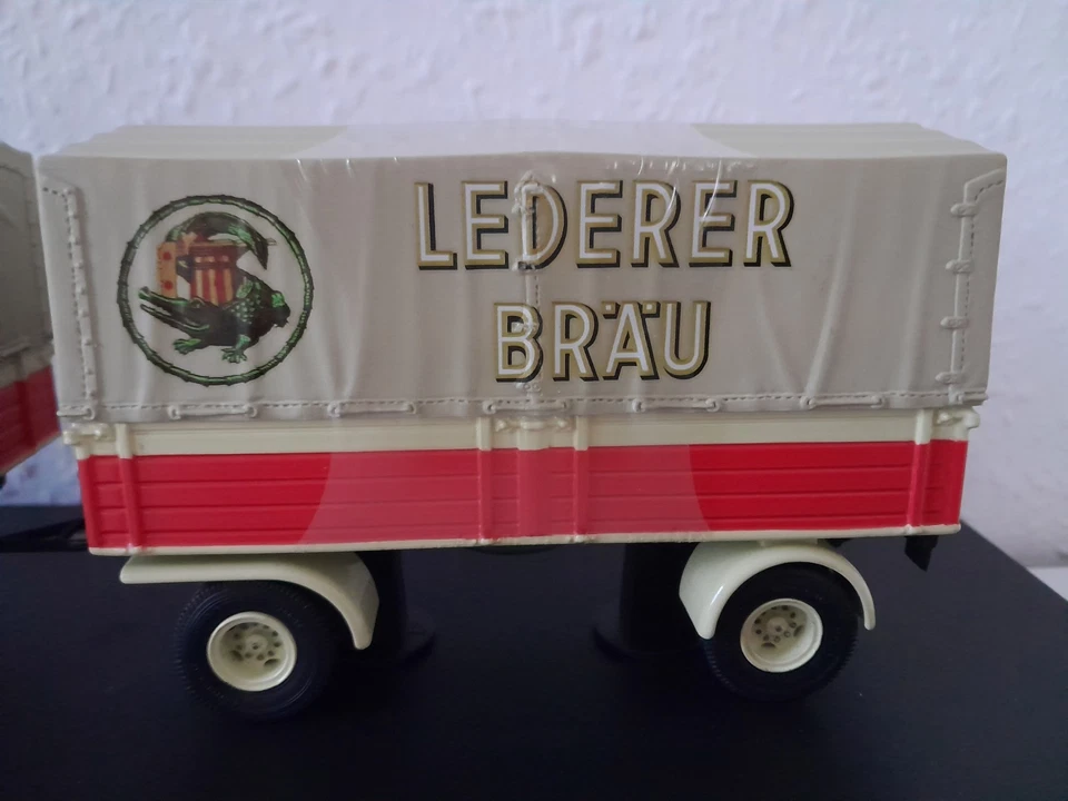Schuco 1:43 Lkw Mercdes Benz L6600 Pritschen Hängerzug "Lederer Bräu" - Bild 4 von 4