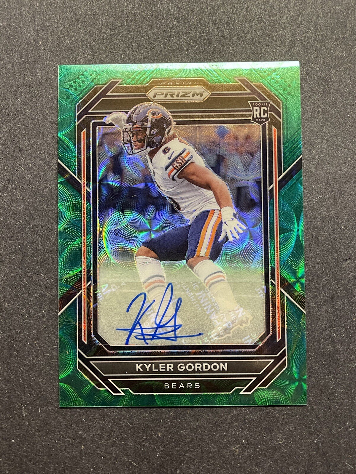 KYLER GORDON 2022 PANINI PRIZM GREEN SCOPE ROOKIE AUTO 1/75 FOTP 1/1 BEARS #385