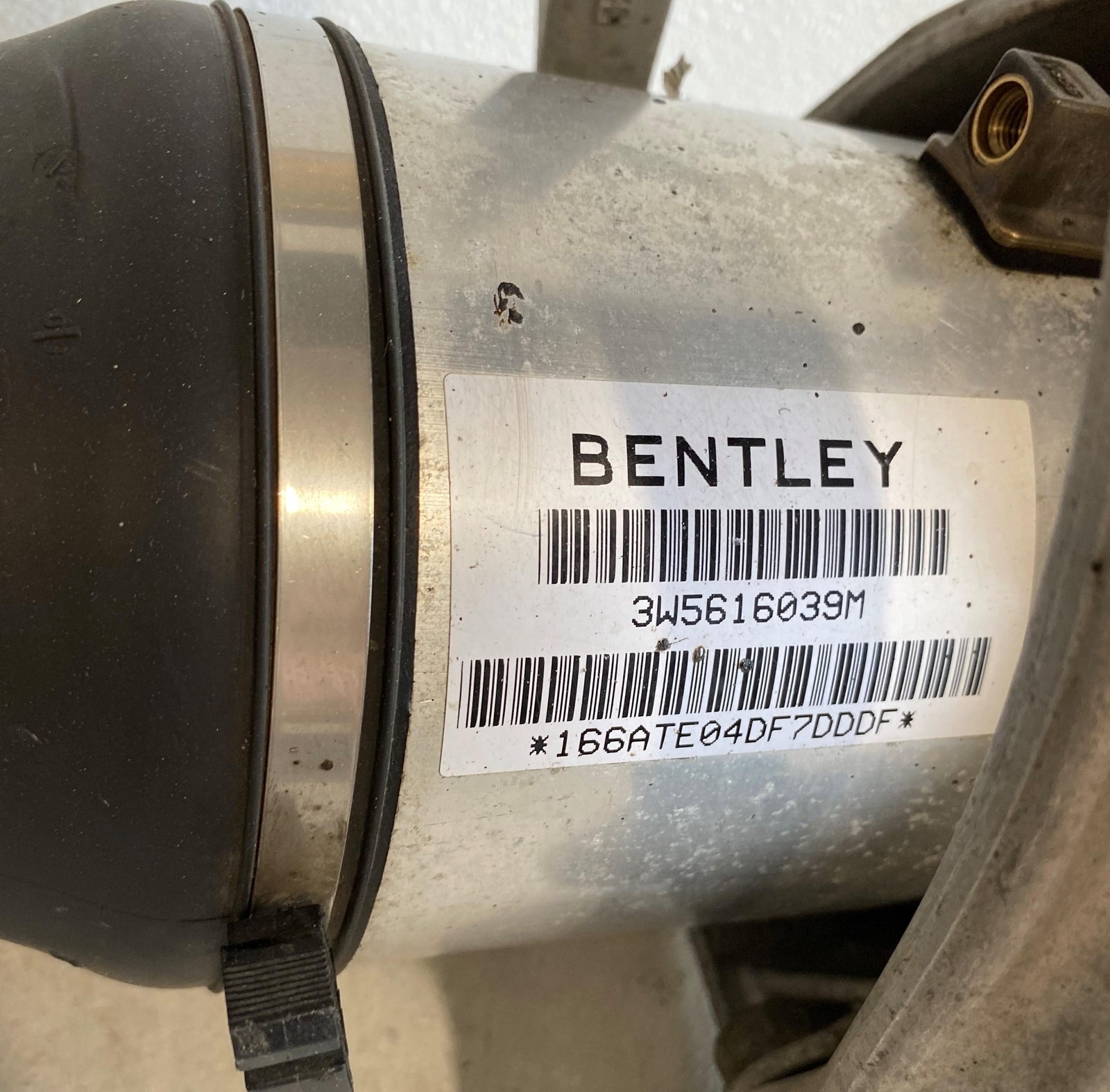 2007 Bentley Flying Spur Strut Assembly Left LH Driver's Assembly OEM