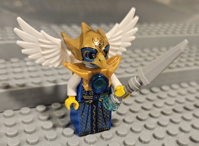 Lego MINIFIGURE- Legends of Chima Ewald  loc045   Lot246