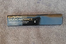 Image of MAC Studio Radiance 24HR Luminous Lift Concealer - NC17.5