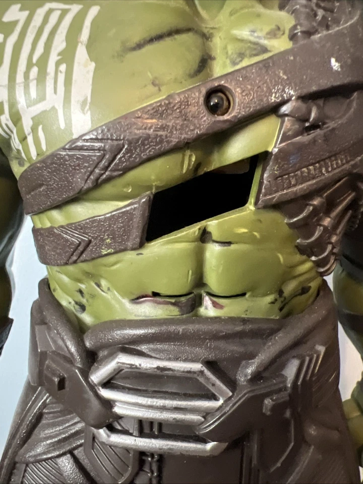 Figura de acción interactiva Gladiador Hulk de Thor Ragnarok Speech Sound FX de Marvel Foto 3 de 4