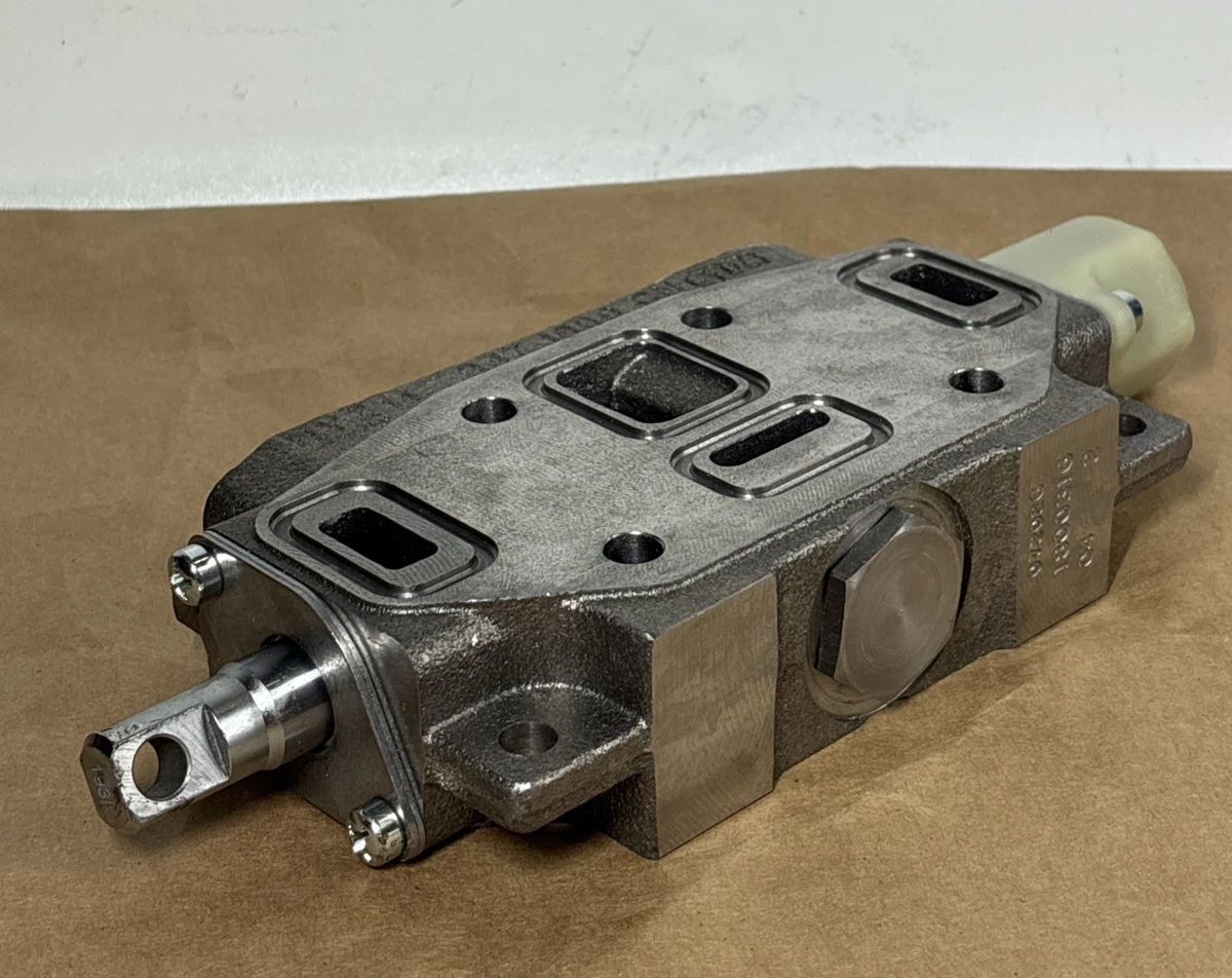Parker HYZ 347-1800 Hydraulic Sectional Control Valve photo 6