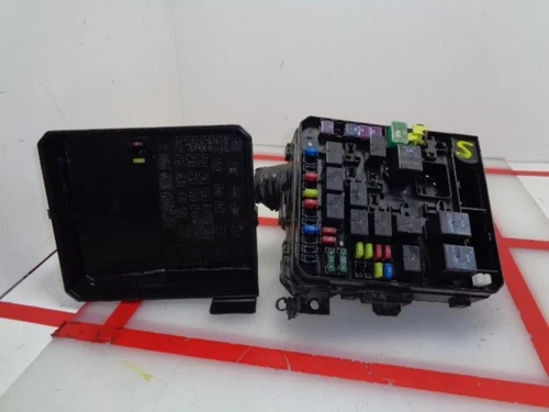 PR07400000 Caja Reles/Fusibles para CITROEN C-CROSSER Exclusive 2007 823509 - Imagen 4 de 10