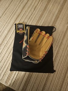 Rawlings REV204-32C Baseball Fielder's Glove, Size 11.5 