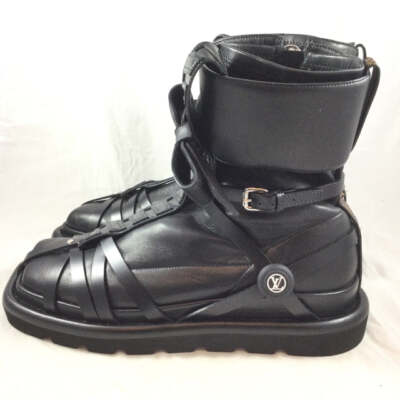 Louis Vuitton Square Pillow Flat Ankle Boots. Size 39