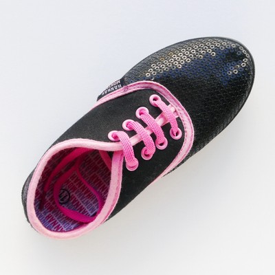 girls black and pink trainers