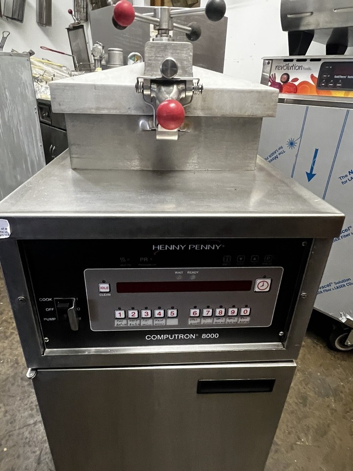 Henny Penny 600C Pressure Fryer with Filtration System Computron 8000
