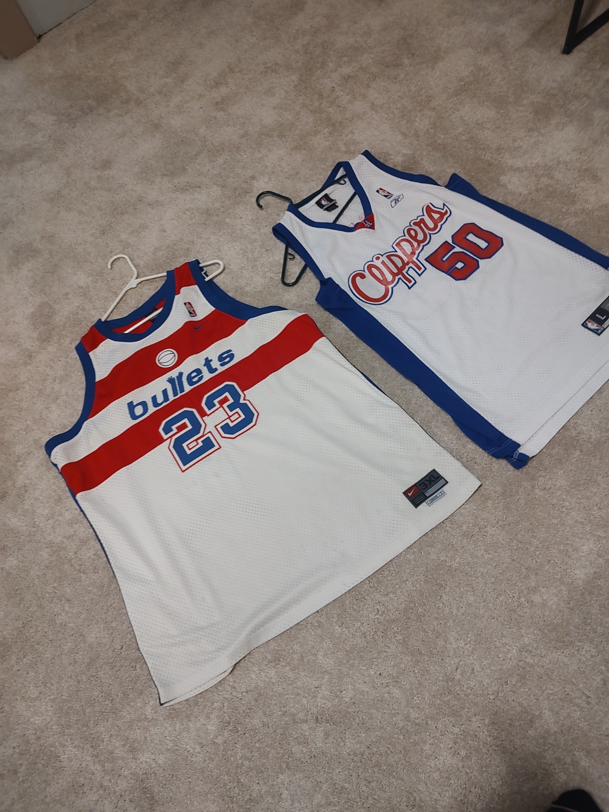 Nike Jordan Bullets 3XL White & Reebok Maggette Clippers L Blue Jerseys thumbnail 2