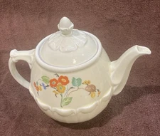 Pre Owned The Enterprise Drip O Lator Teapot With Light Flowers And Lid/Decor