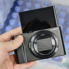 Panasonic DMC-LX10 (LX15) Digital Camera 20.1 MP 3x Optical Zoom Tiltable Screen