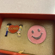 Love and pink smiley face pin Badges  