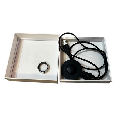 Oura Ring Gen3 Horizon Size 11 - Silver / Ring and Charger Base